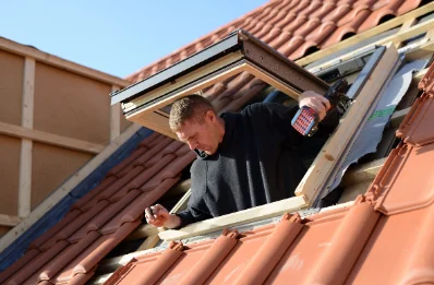 Pose de fenêtres de toit Velux à Contre
